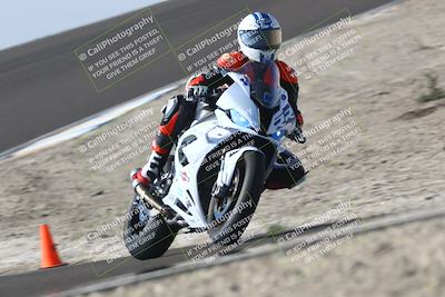 media/Nov-01-2025-TrackDaz (Sat) [[2b4d5192bc]]/B Group/1220pm (Turn 2 Outside)/